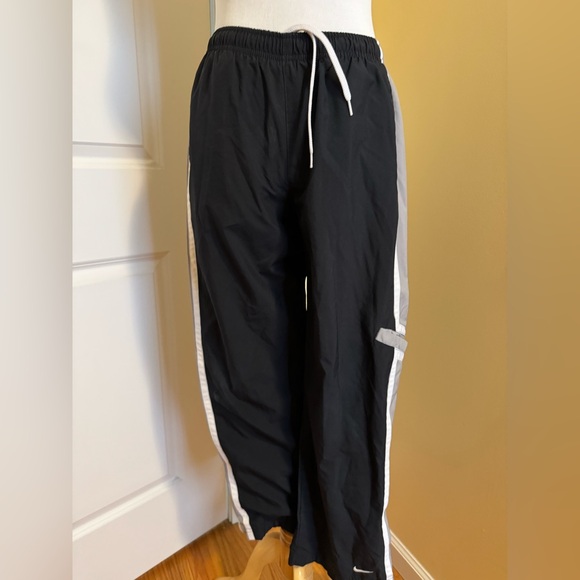 Nike Vintage Y2K Black Athletic Track Pants Youth 14/16 Side Stripe Lined - Picture 1 of 6